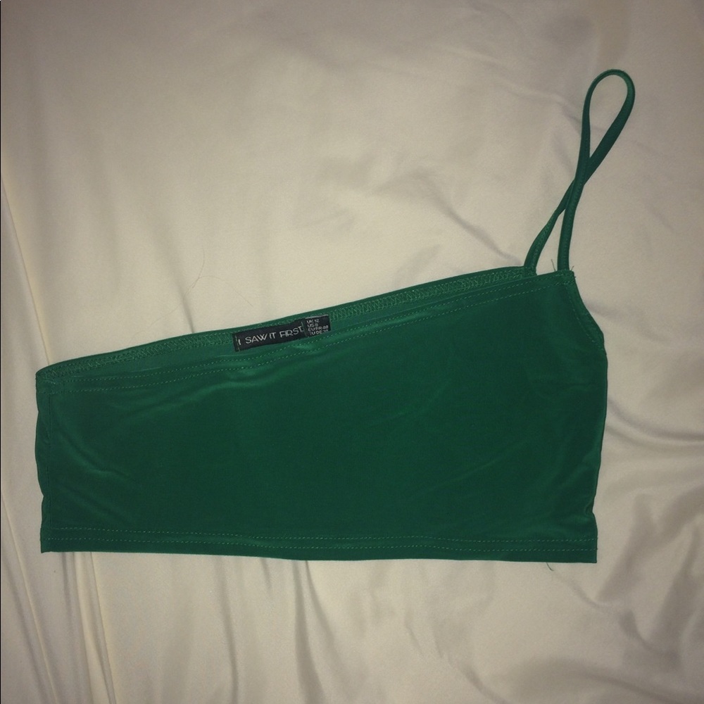 One sleeve crop top